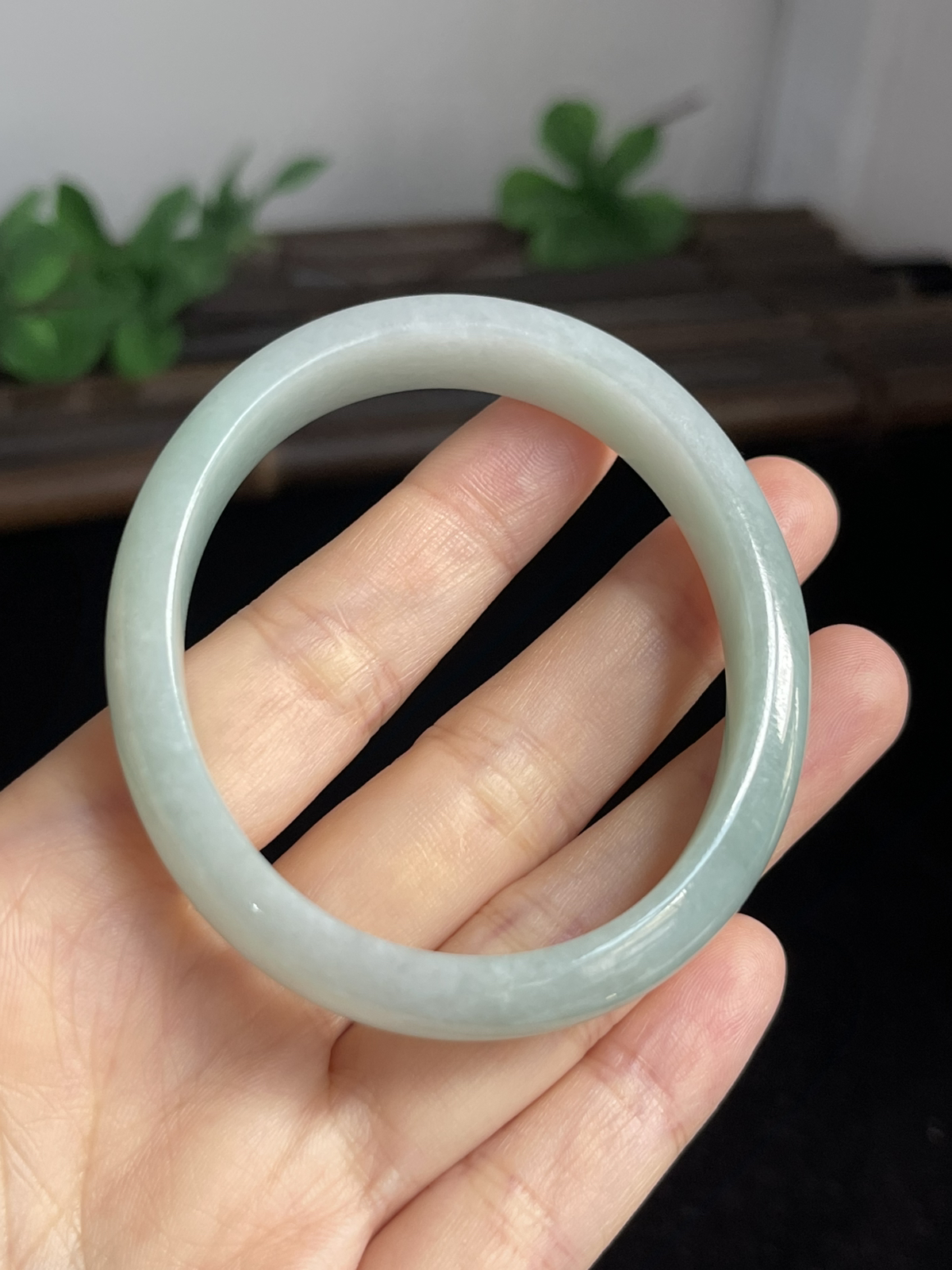 贵妃镯55圈口，翡翠手镯