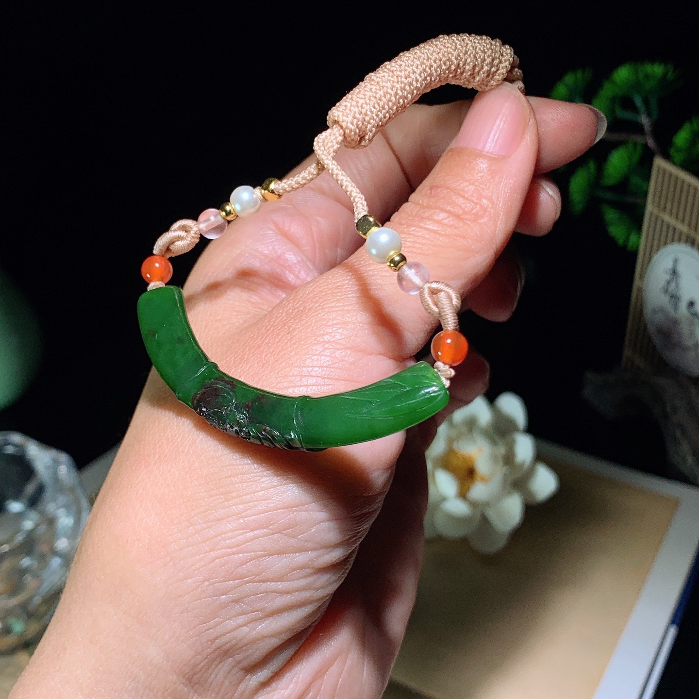 和田玉菠菜绿俄罗斯碧玉节节高升挂件 尺寸59/5重9克 玉质细腻油润 底色纯净 脂粉好，品质好。lt