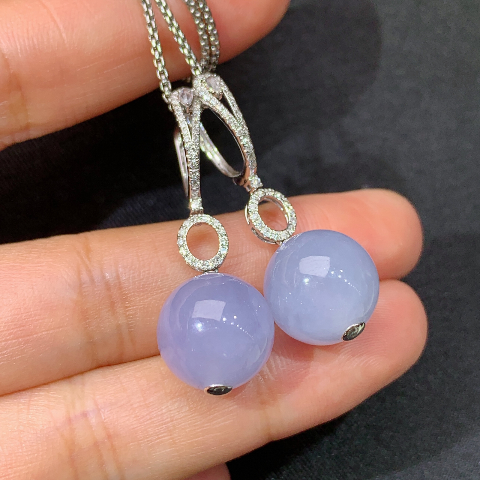 紫罗兰圆珠耳坠，18k金镶嵌，款式新颖，冰润鲜艳，种水足，Cj 直径12.3