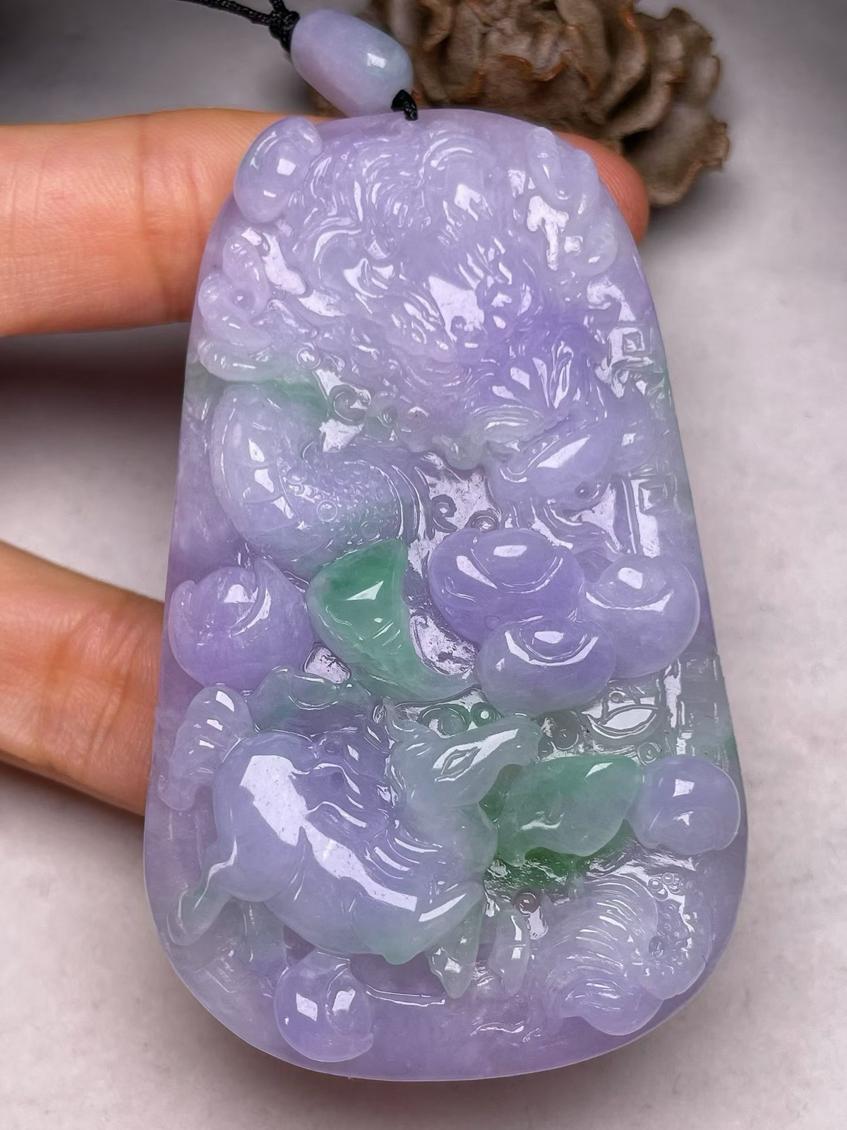 冰糯种紫罗兰【龙腾天下】吊坠，种水好，玉质细腻 ，卖相好、