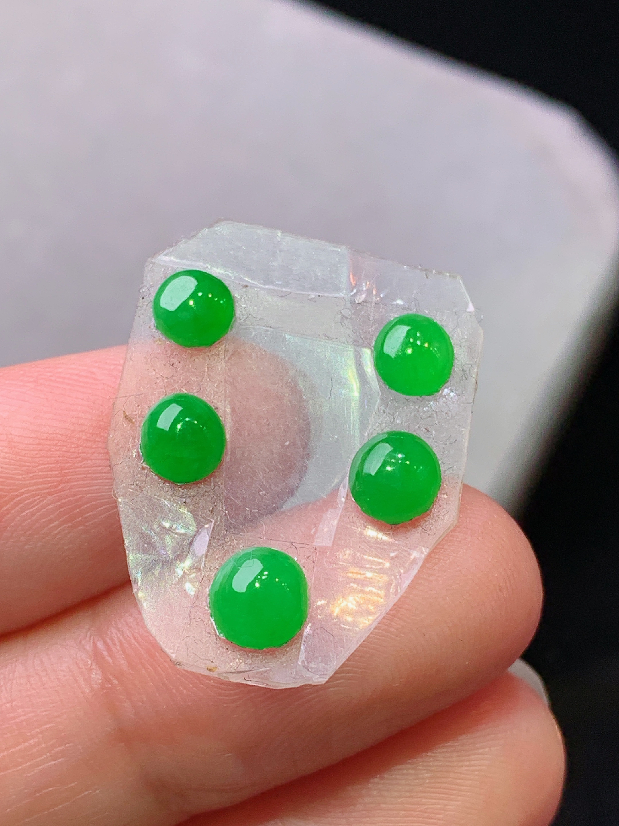 镶嵌款 满绿蛋面一手 玉质细腻 色泽艳丽清新 水润亮眼 整体尺寸5.5*3j3