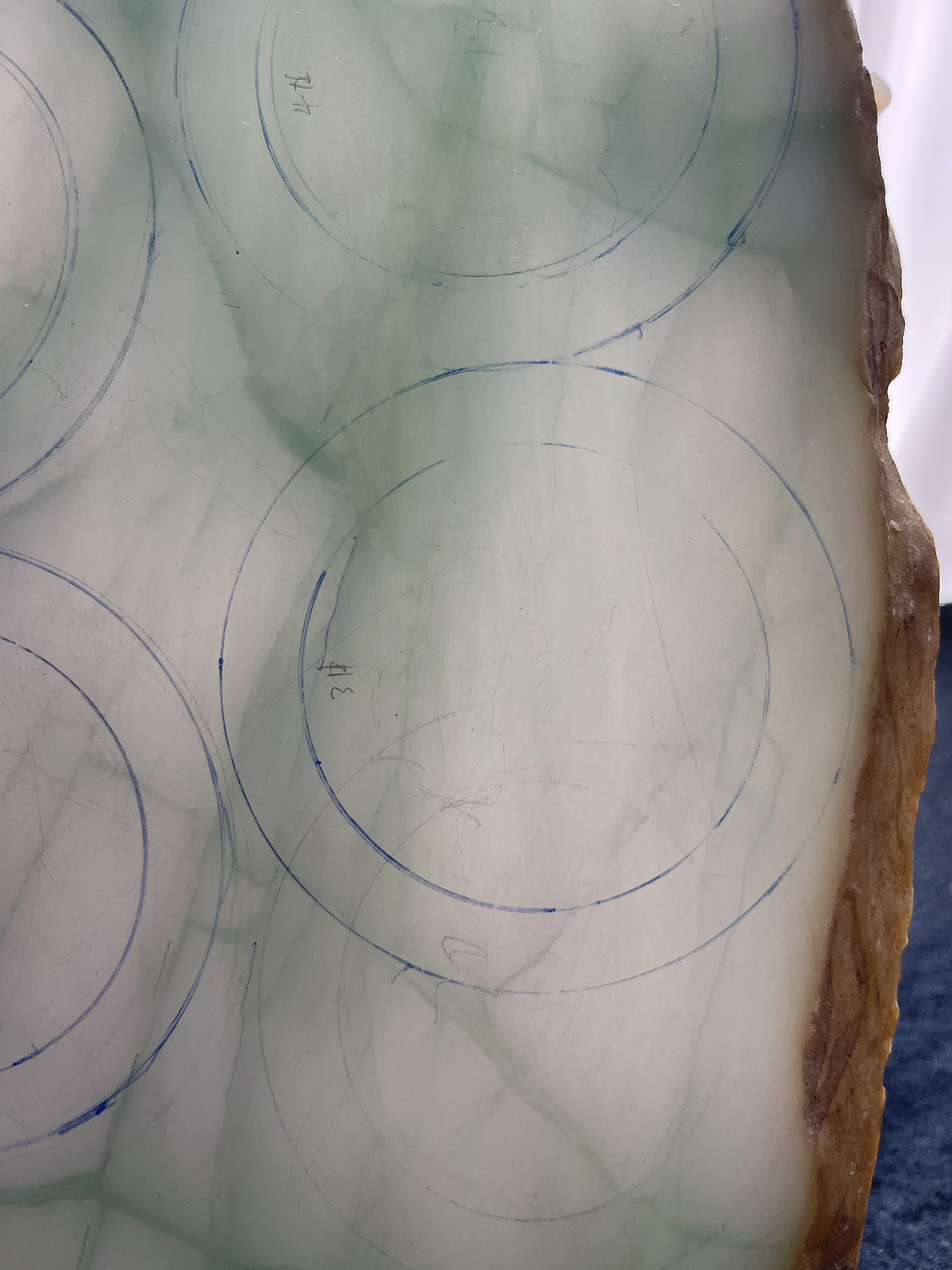 翡翠板料，⭕️正圈最大做57，圆条最大做53 ；有起货图