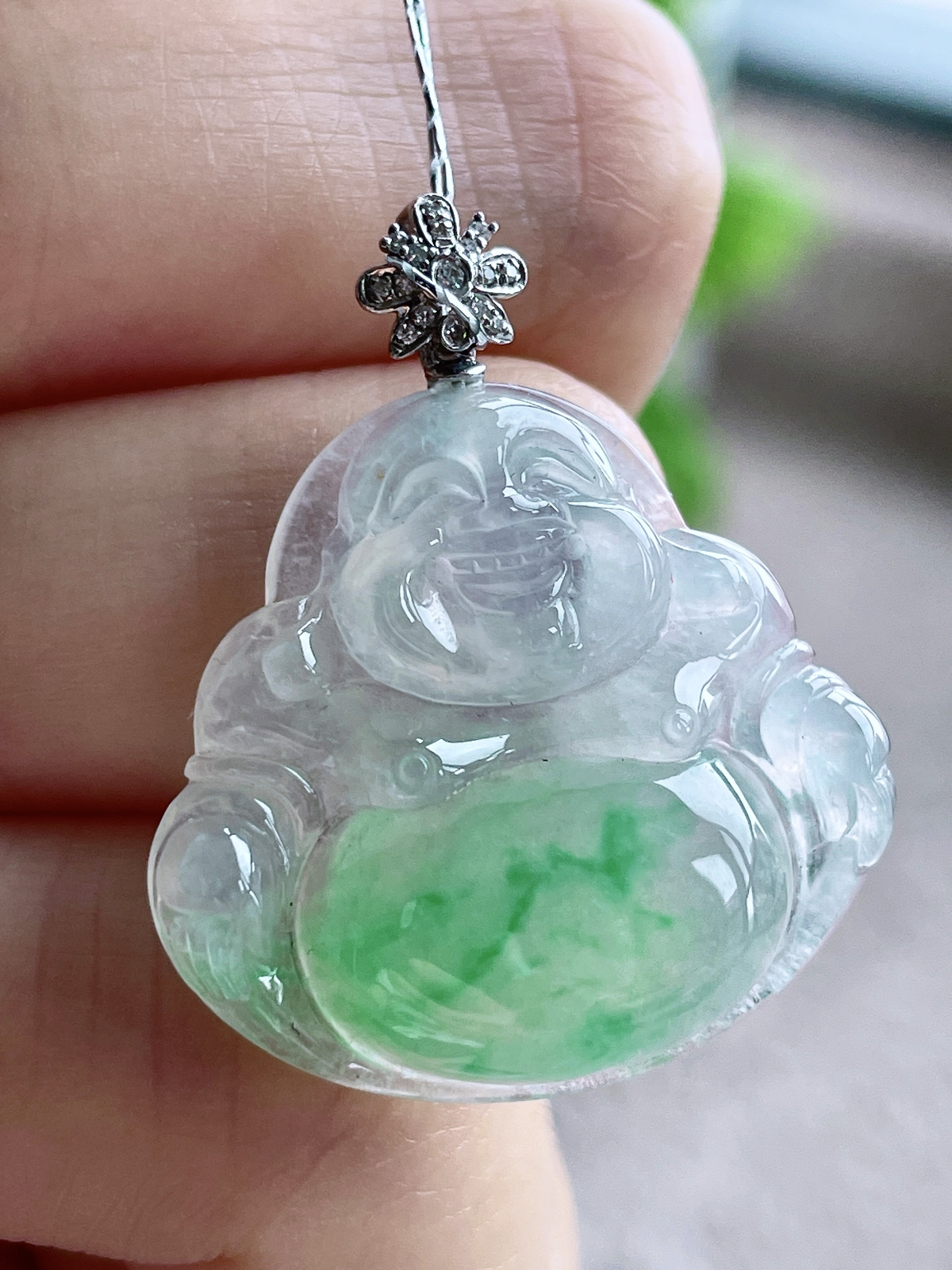 【镶嵌】冰飘花佛公吊坠  
【说明】缅料 18k金镶嵌 性价比高  
【整体】32.4
【裸石】25.9-27.8-5.4..