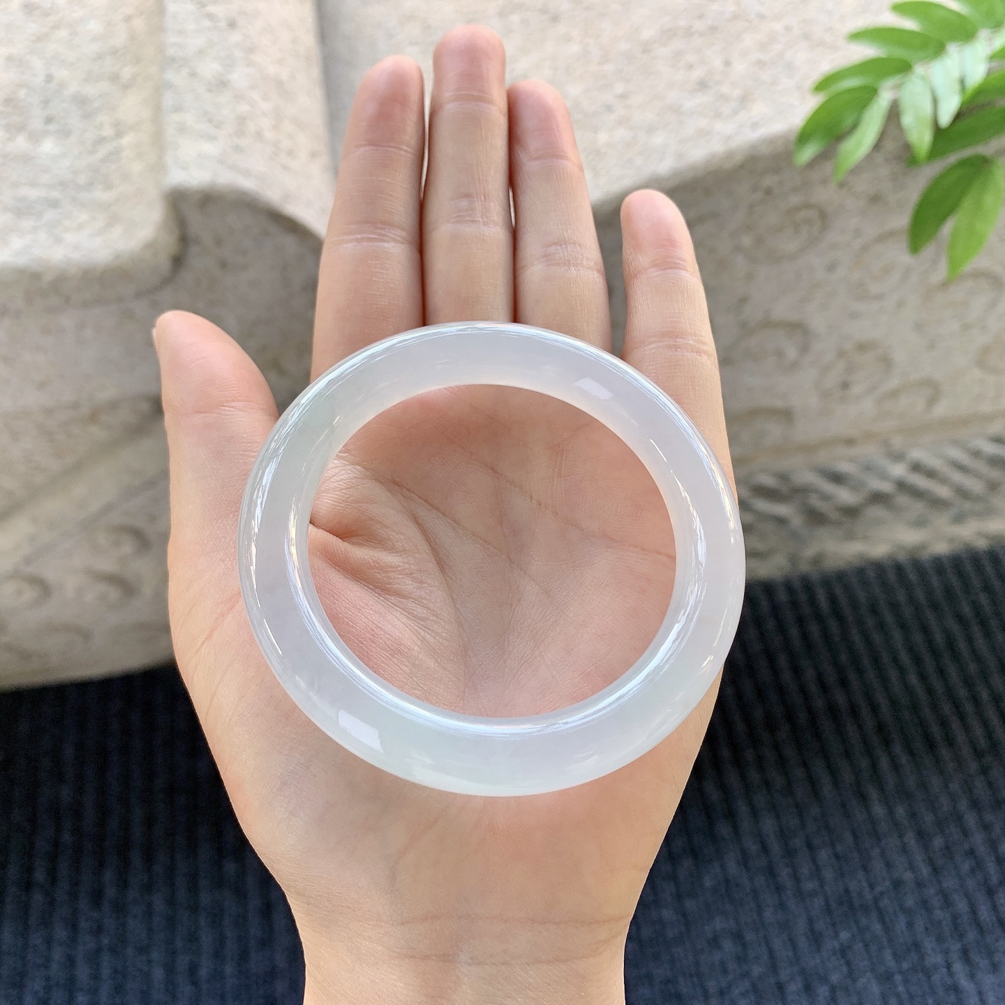 圆条53 54，圈口54.5/10/9.6，编码A1080671，描述：冰糯底色，清透，水润，种老，