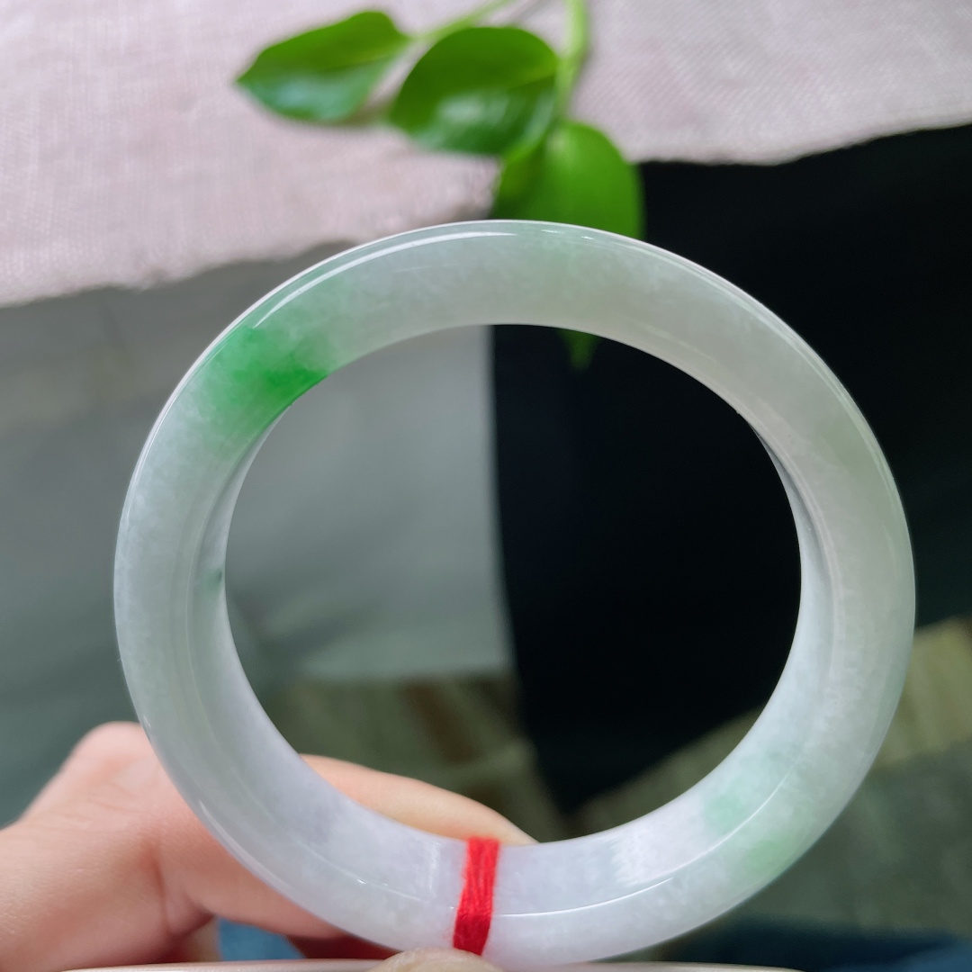 53.8/12.4/7.9，春彩正圈，飘阳绿，翠色娇艳欲滴，种老，细润，皮纹，ss49897a