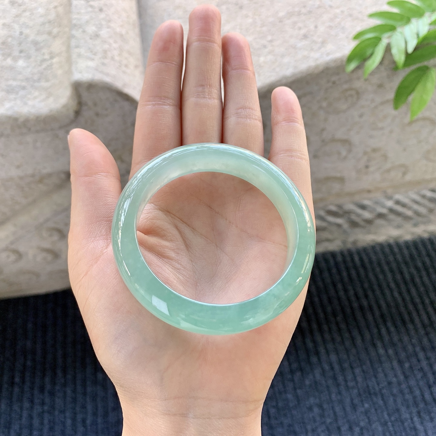 正圈53 54 【圈口】53.4/12.3/8.1 【编码】YT032763 【描述】糯冰晴绿，水润