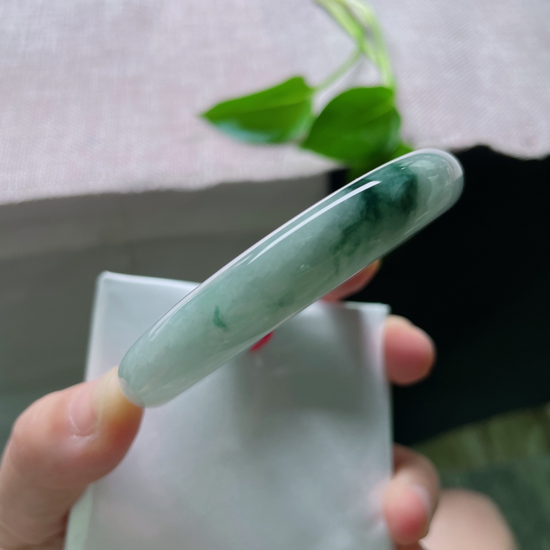 56.5/11.1/8.2飘花正圈，窄条，水润。蓝花楹联，典雅贵气，一点皮纹，ss50583a