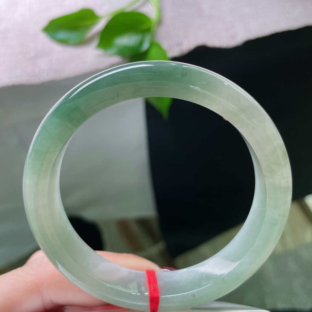 56.6/12.4/8.1，浅油绿正圈，肉质细腻干净，种老，自在清闲，无裂，ss50593a