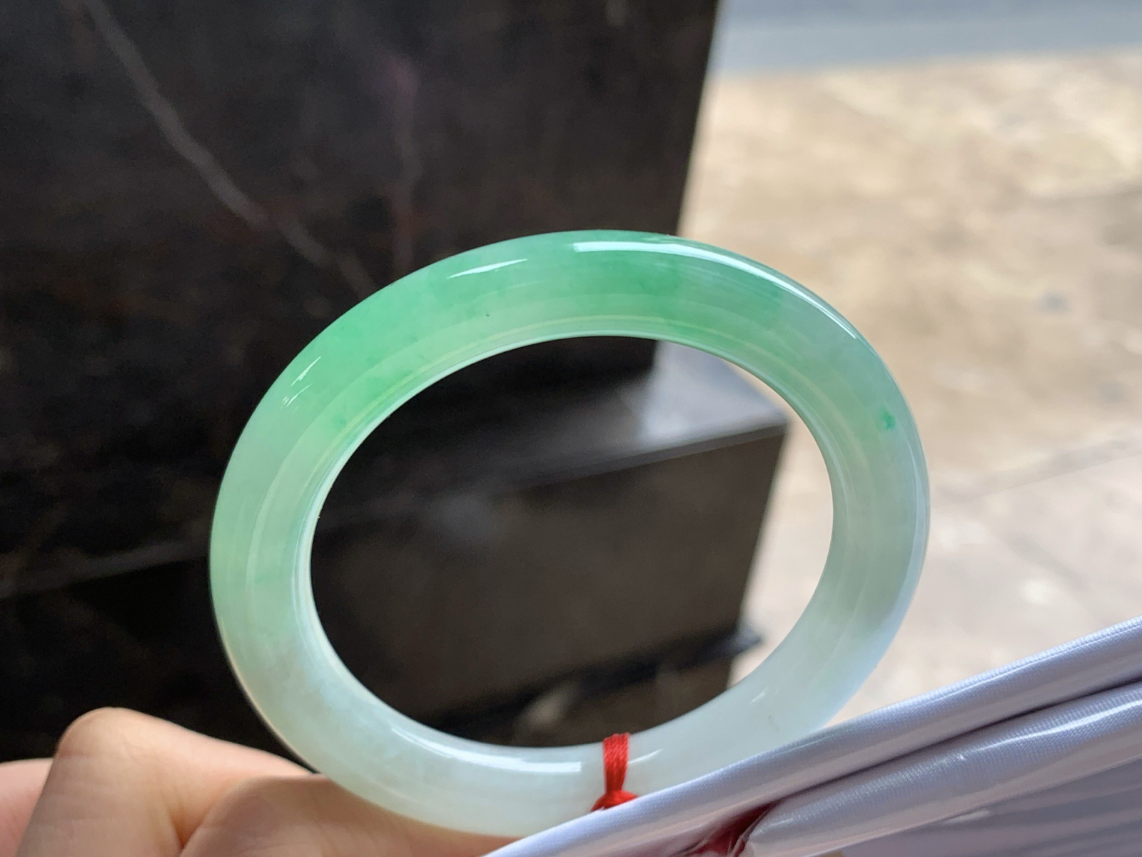 53.5-9.1

阳绿色圆条手镯^_^色阳