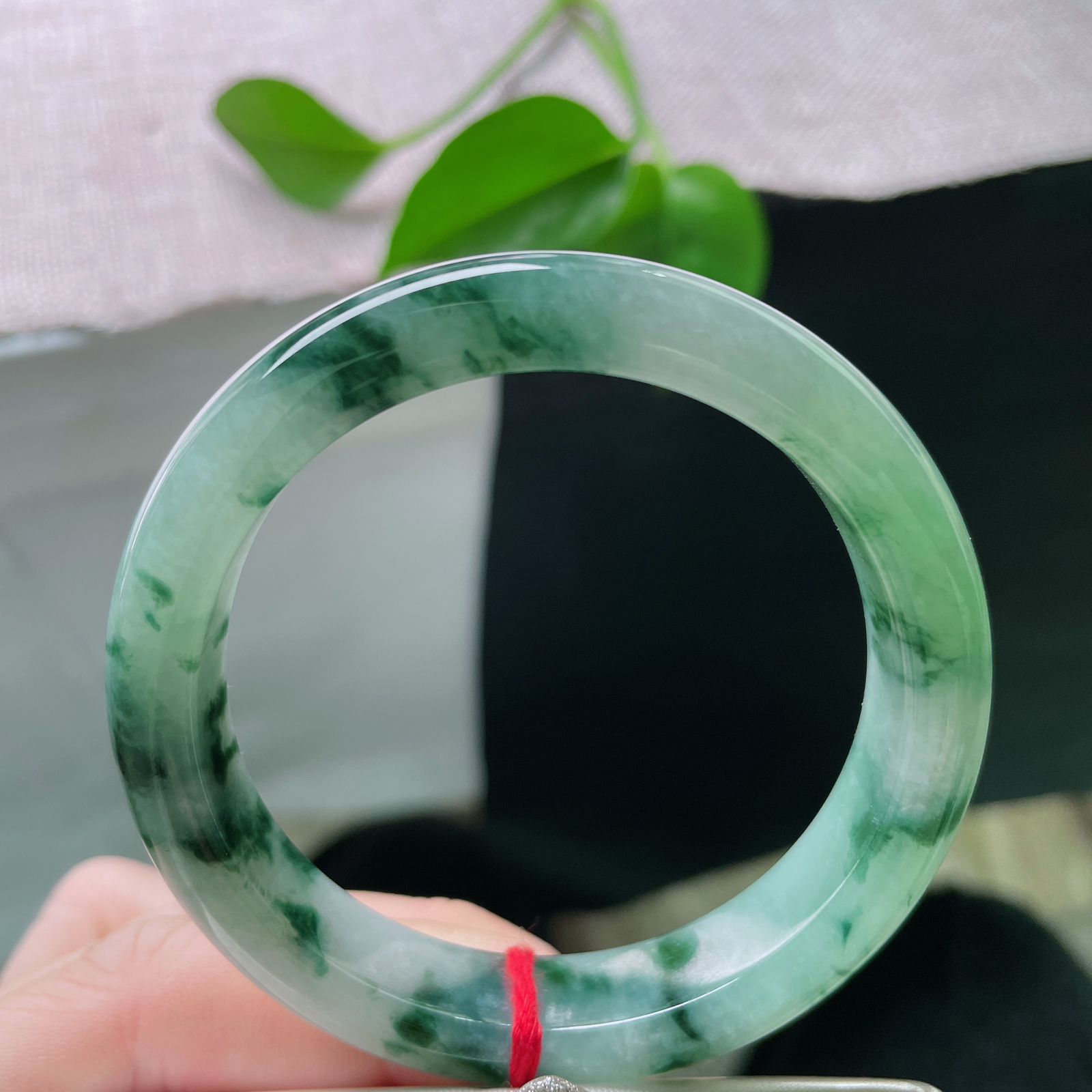 52.8/12/7.5，飘花正圈，水润，细腻，雅致，贵气，耐看