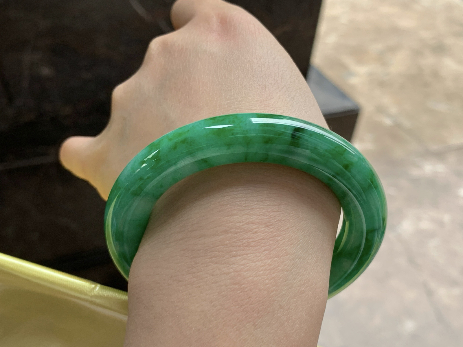 53.5-11.7

紫罗兰圆条手镯^_^颜色鲜艳 浓郁