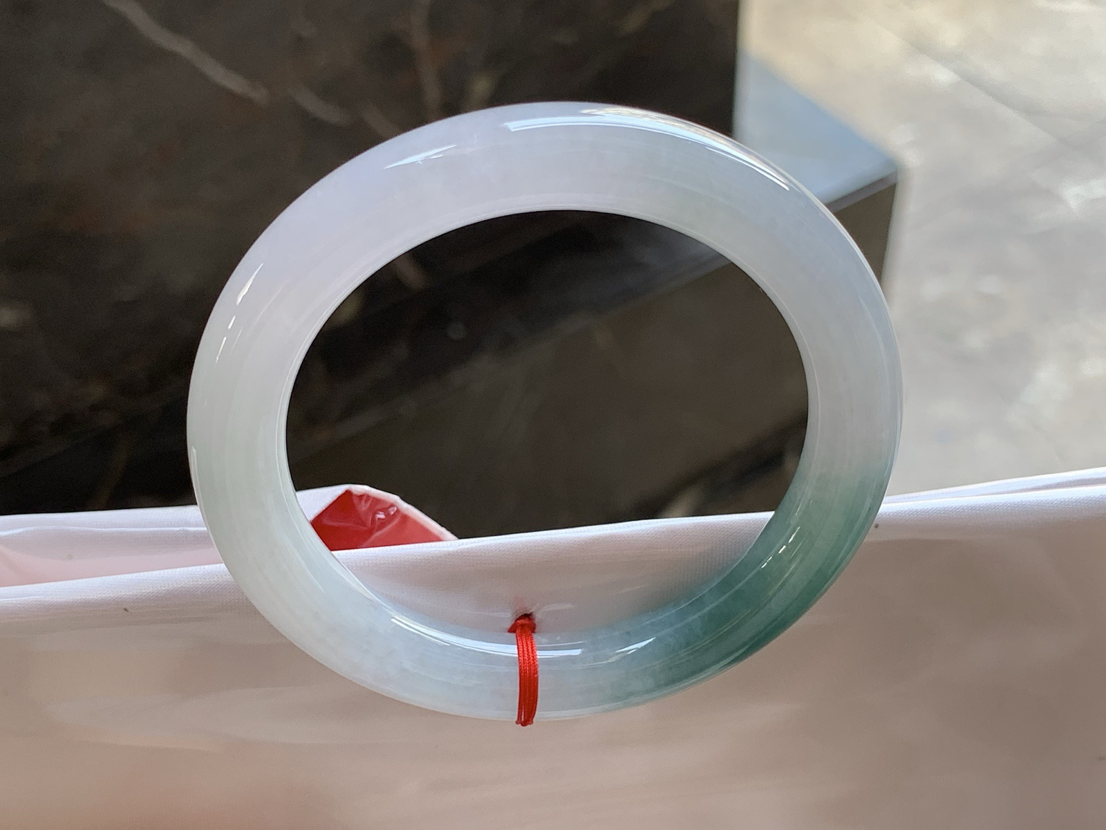 54-9.8

蓝水圆条 54 55可戴～ 底子干净清爽