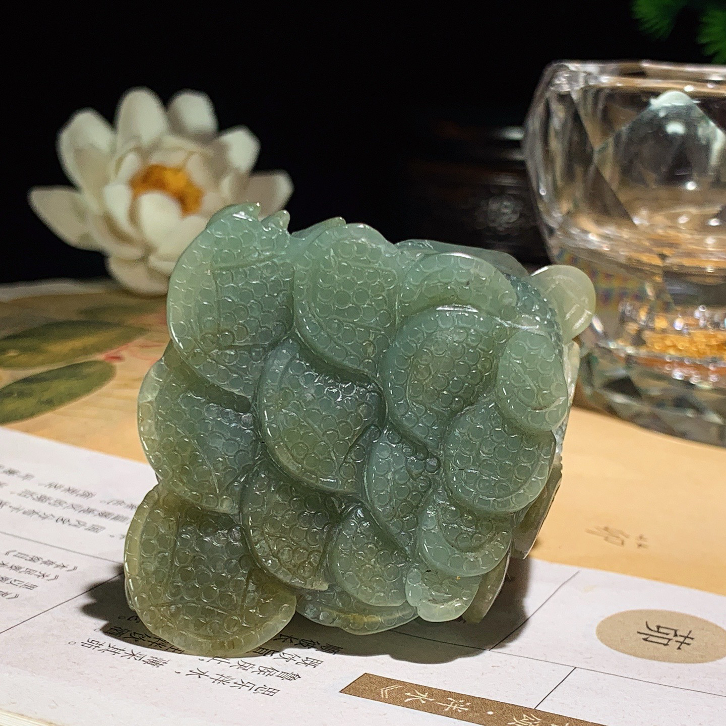 新疆和田玉且末蓝富贵缠身挂件！尺寸70/53/30重107.8克。玉质细腻油润。手推出油。佩戴高端典雅。lt260410