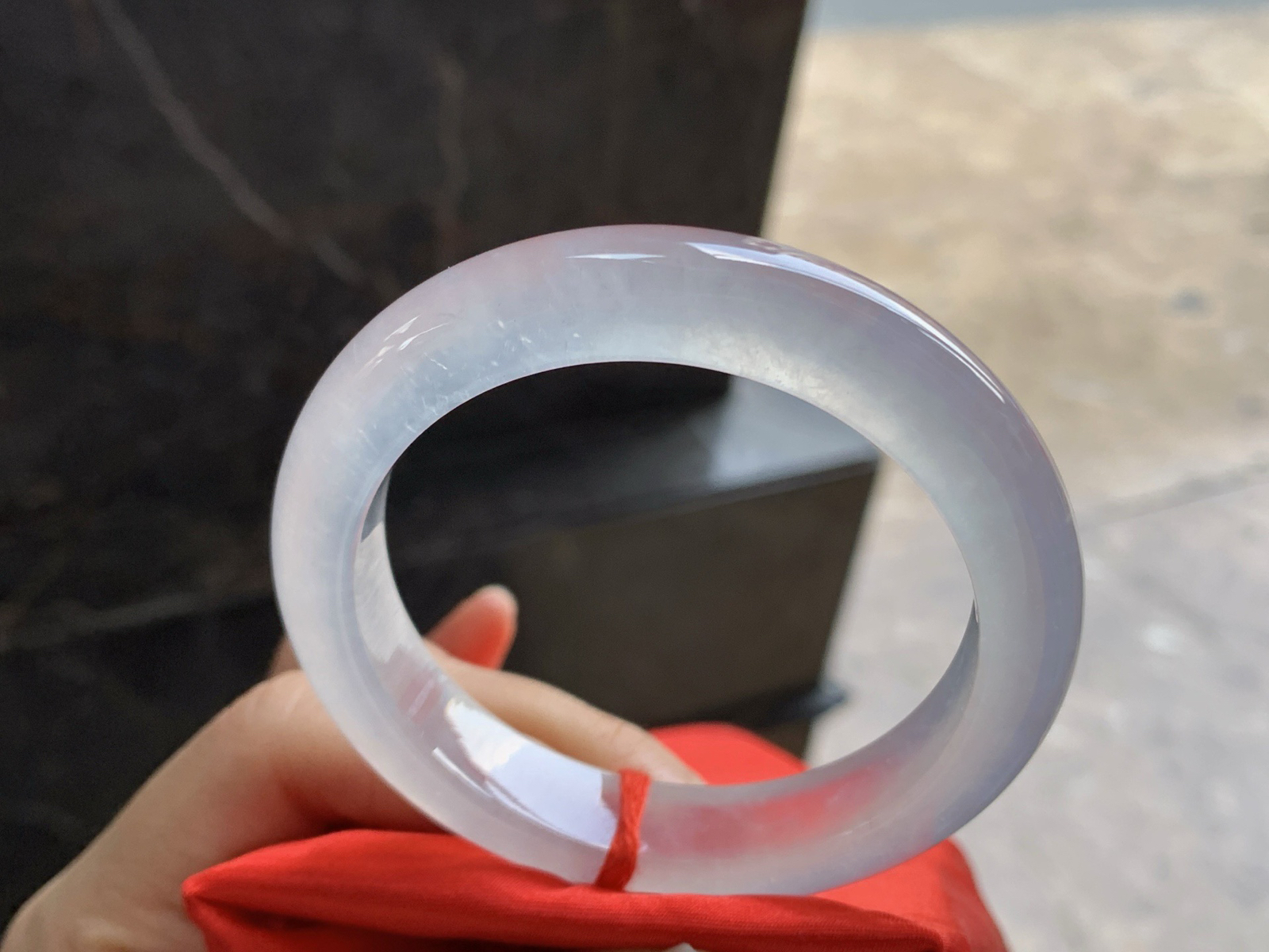 55.5-12-9

高冰手镯^_^种老 荧光十足 透亮