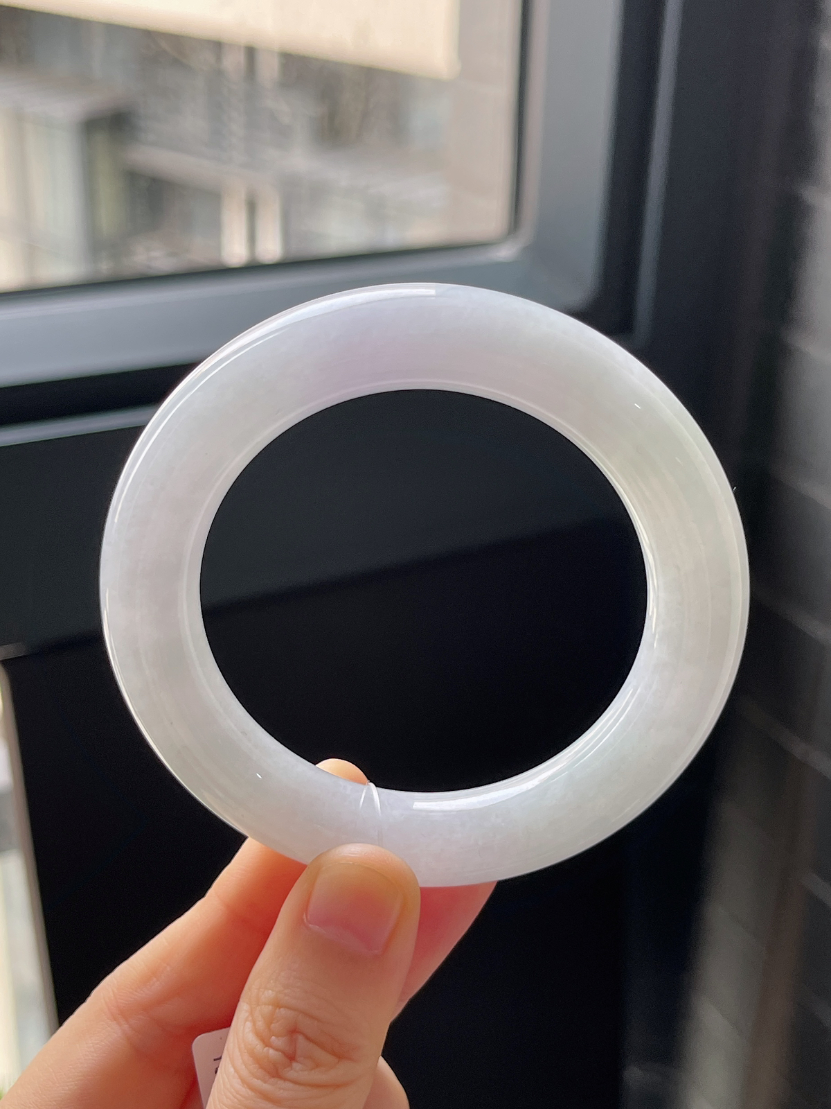 圆镯52圈口，翡翠冰糯种淡春彩手镯