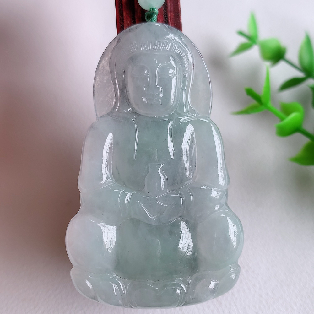冰润精雕观音吊坠，法相端庄大气，工艺精湛，种色浓郁，细腻饱满冰润，种老水足，收藏佳品，佩戴大气  W357.11   尺寸：58.8-36-5mm