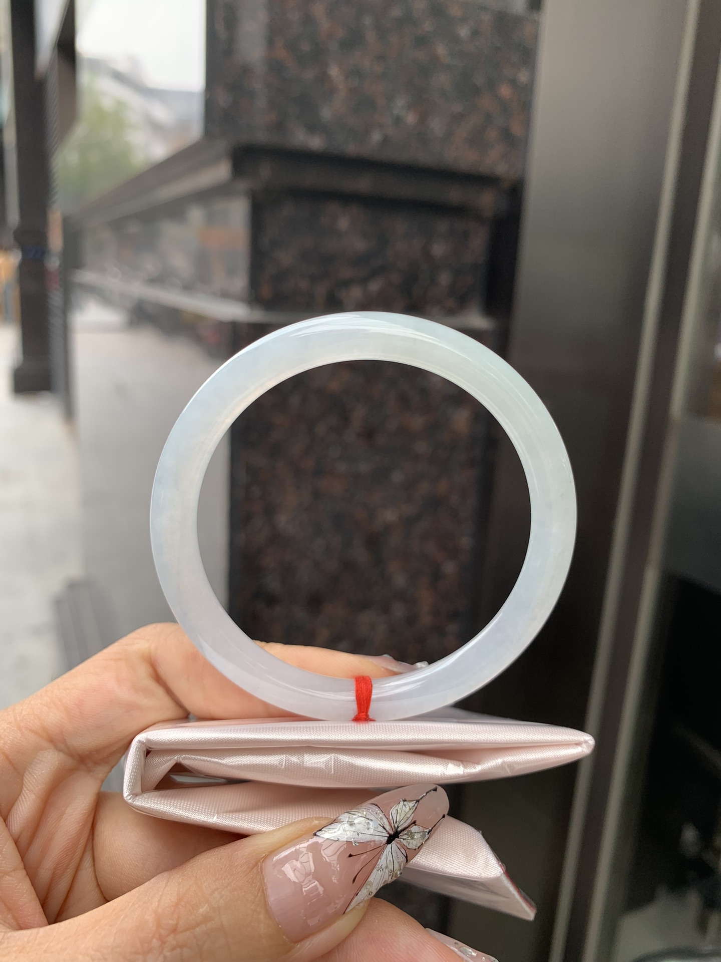 白月光美人条 54.5-7.3-6 0412-N410-6 打灯细纹，底妆细腻，水水润润的白月光，如