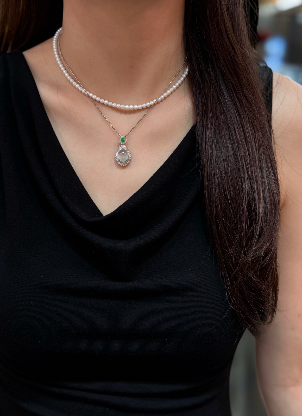 冰种 起光 蛋面吊坠

18k金配钻镶嵌