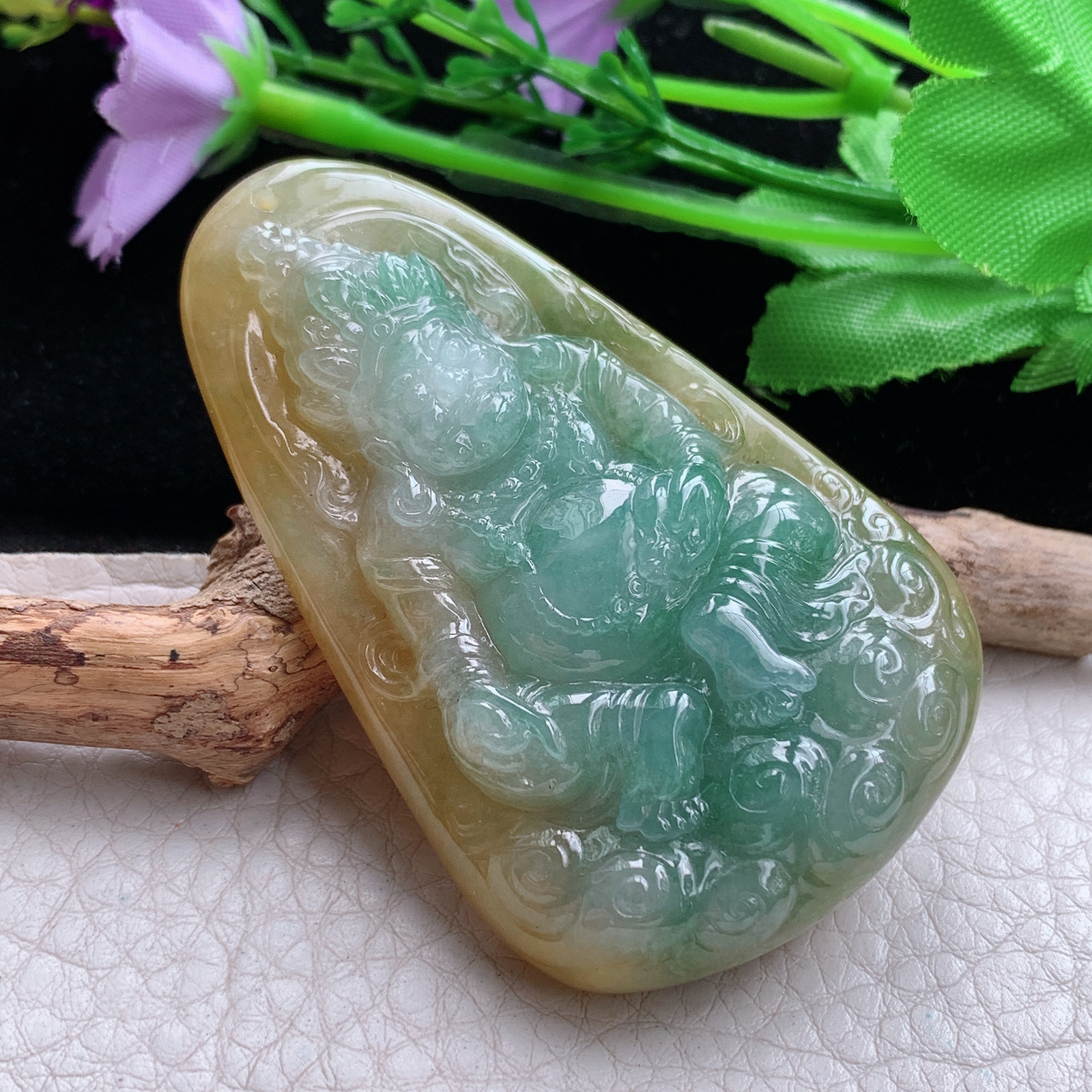 lz实拍63.9*40.8*13.9天然缅甸翡翠黄加绿黄财神 财爷玉吊坠 玉挂件