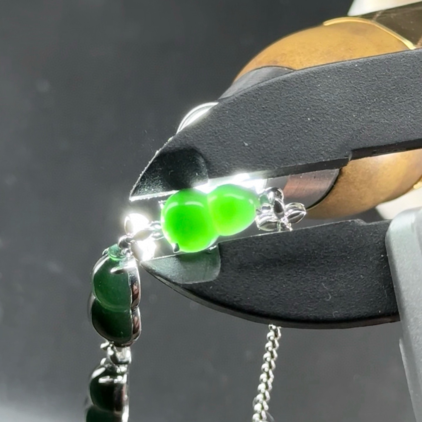 精品18k墨翠葫芦手链 种好色正 重金豪镶 打灯通透 油性十足 尺寸12.6