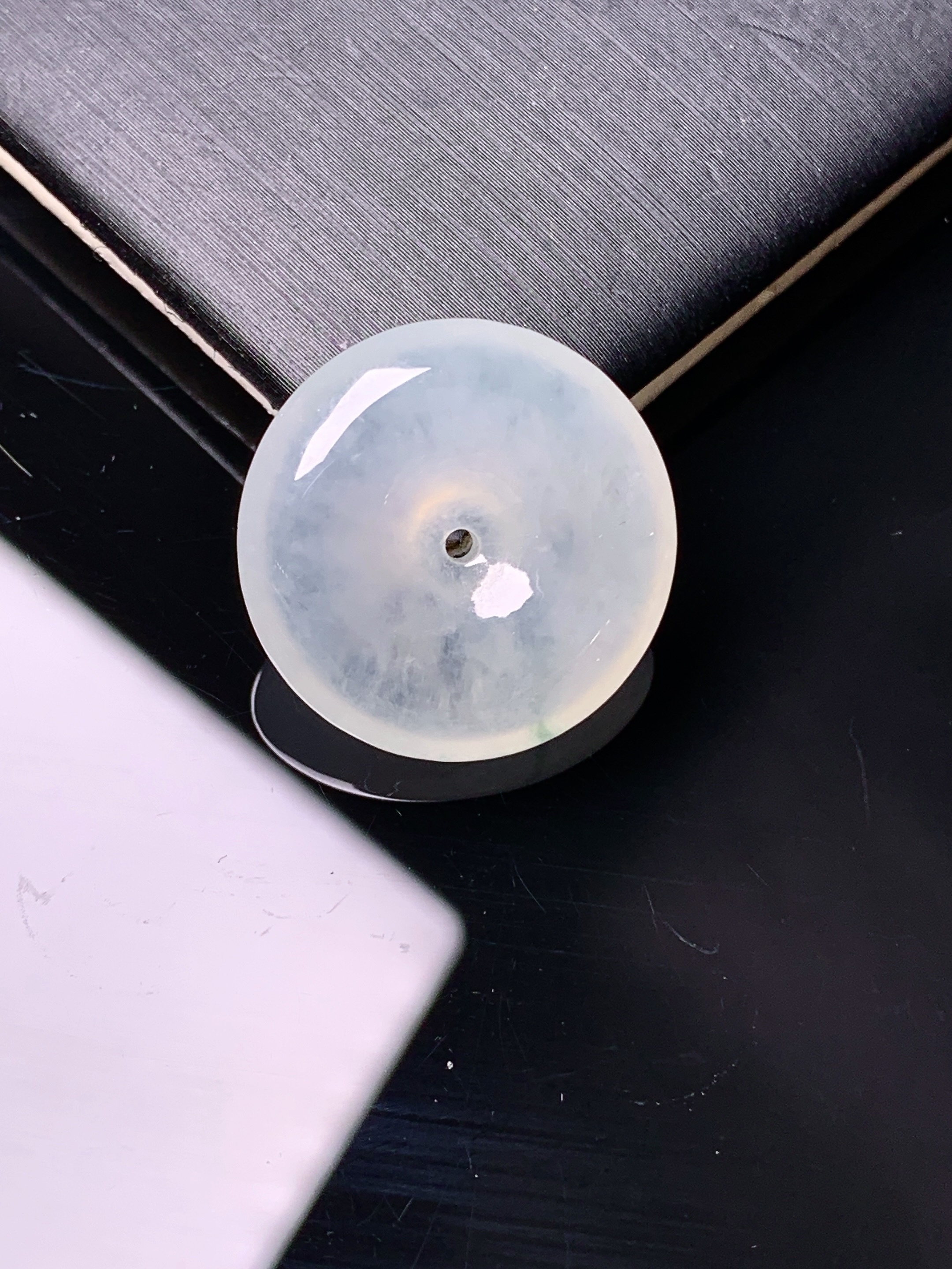 冰种平安扣吊坠 玉质细腻 色泽艳丽清新 水润亮眼 整体尺寸20*5.5c1