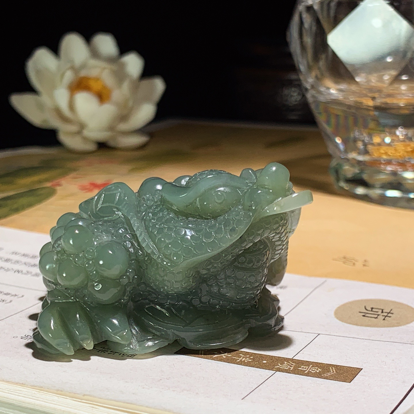 新疆和田玉且末蓝富贵缠身挂件！尺寸70/53/30重107.8克。玉质细腻油润。手推出油。佩戴高端典雅。lt260410