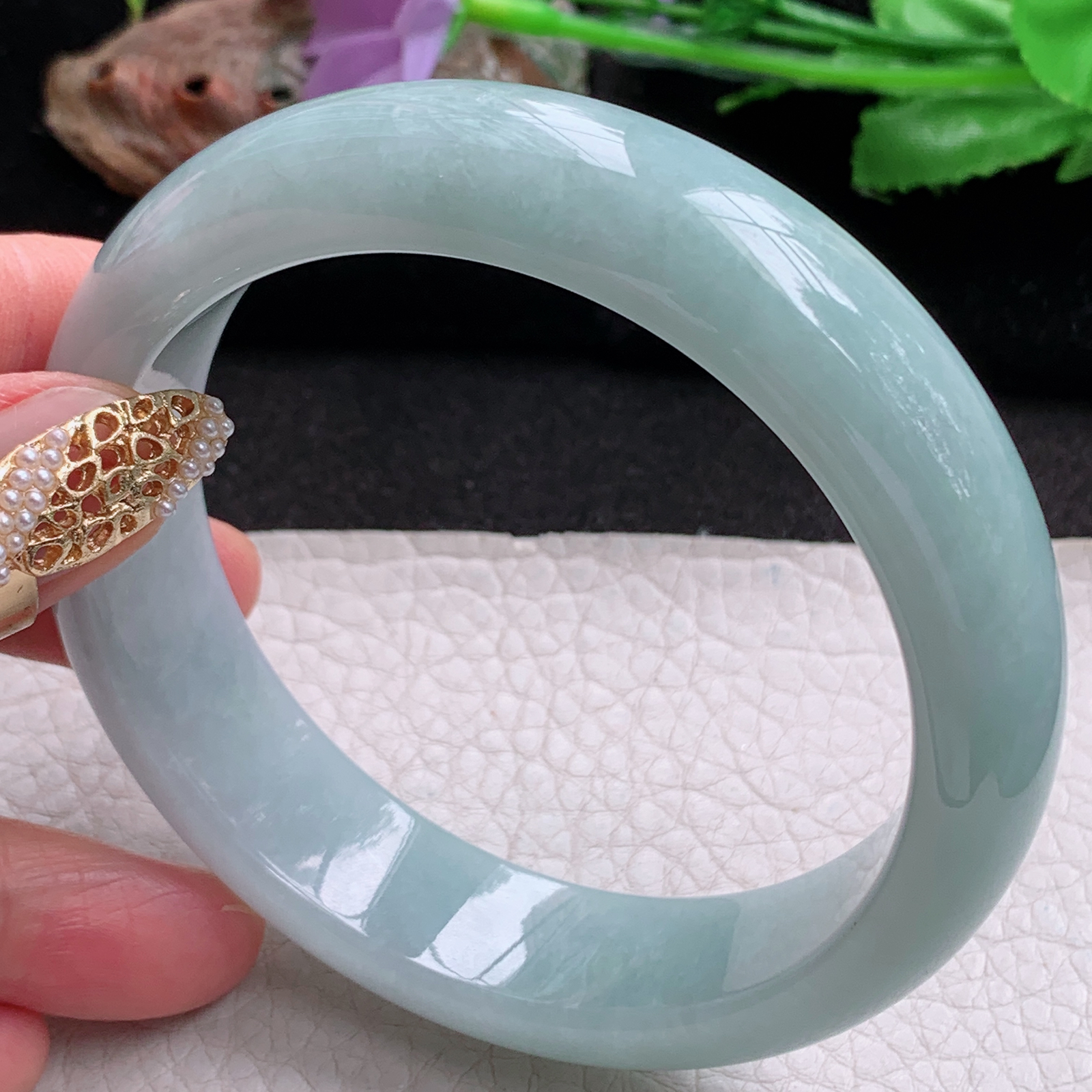 nr大圈口62*16*8.7轮胎镯 天然翡翠a货手镯浅绿大气正圈玉镯子