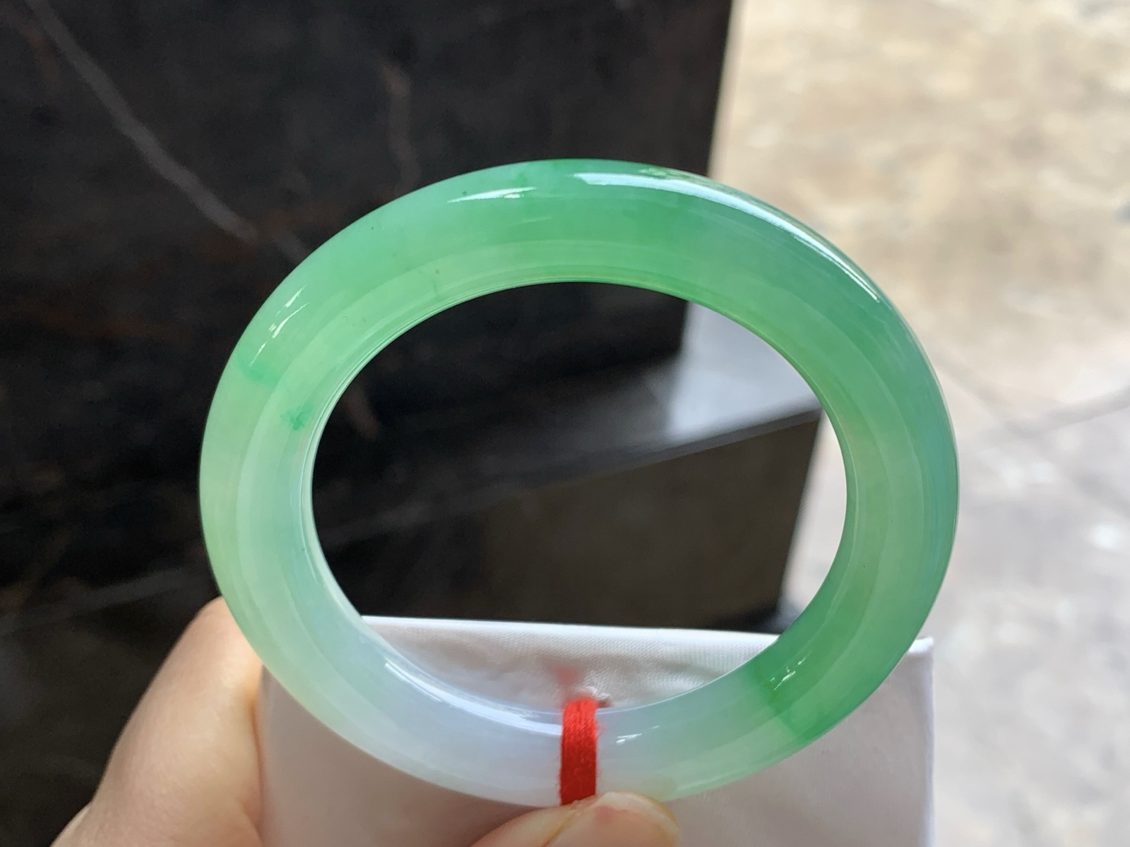 52-10

阳绿色圆条手镯^_^色阳 种水好