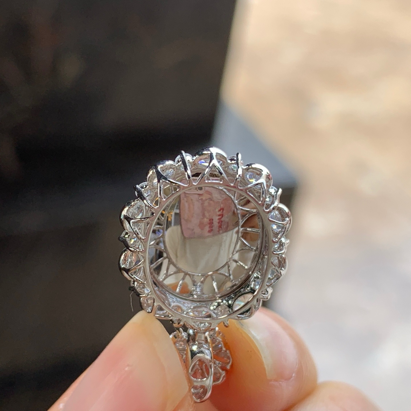 金钻镶嵌辣绿色吊坠^_^鲜艳 浓郁