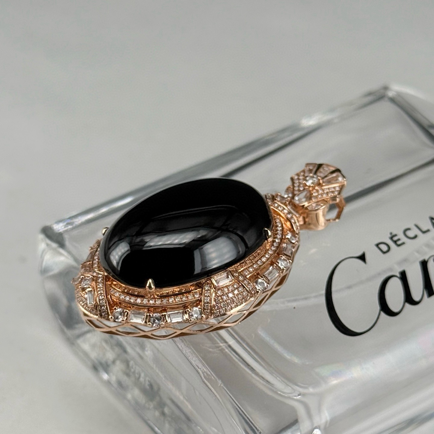 精品18k墨翠蛋面吊坠 种好色正 黑度极好 油性十足 尺寸45.2