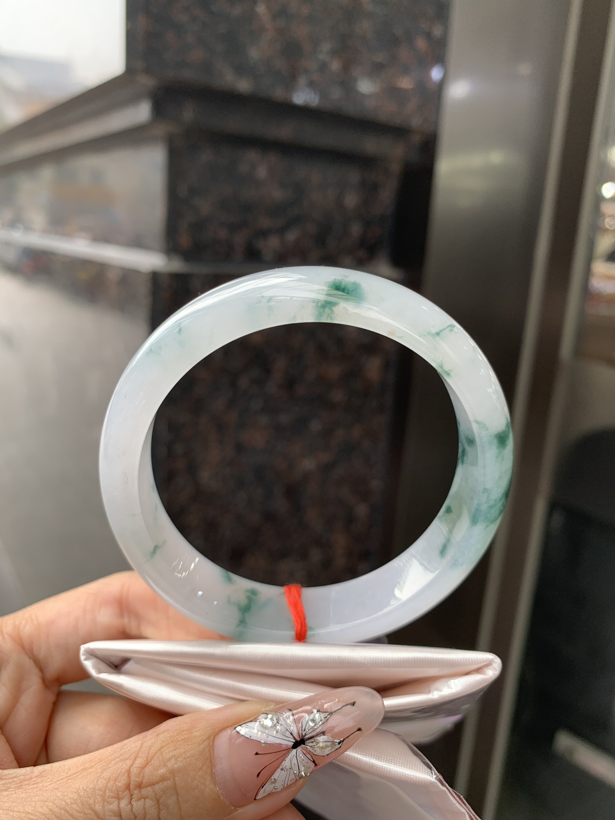 冰飘蓝花正圈59.1-7.6-13.9
花色灵动飘逸，墨兰如画，有江南烟雨之感，蓝花飘洒，精致仙气，