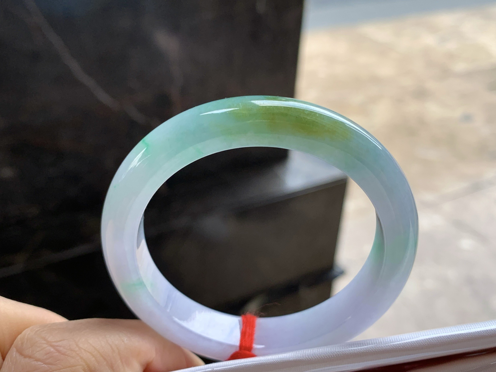 52-11.1-8

黄翡特色手镯^_^玉质温润