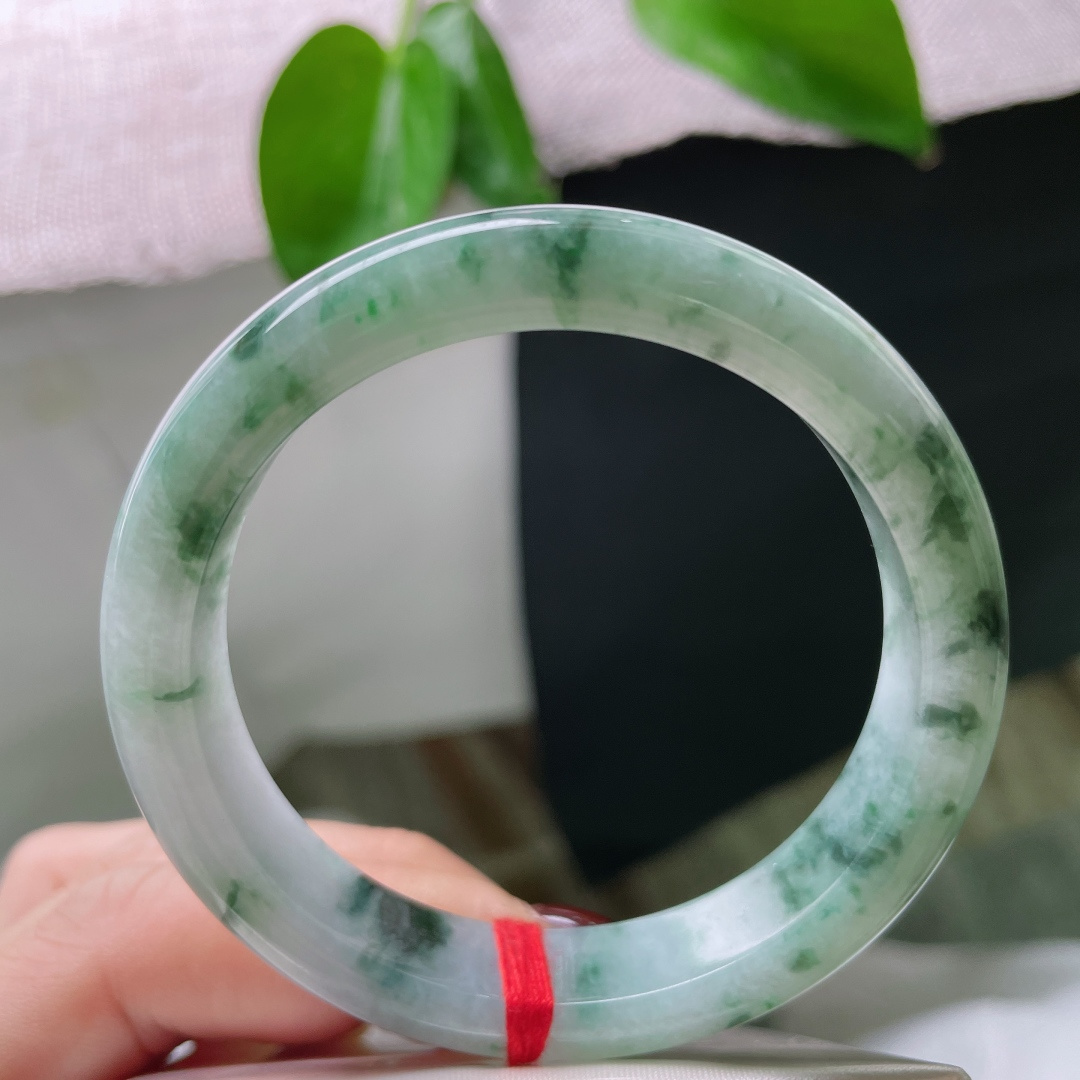 53.6/12/7.6，飘花正圈，春风十里，不如你转身时飘花如雨。一点皮纹，ss50697a