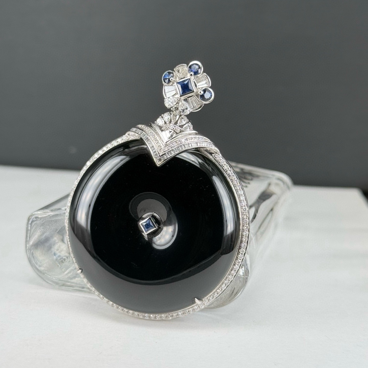 精品18k墨翠超大平安扣 种好色正 黑度极好 打灯通透 油性十足