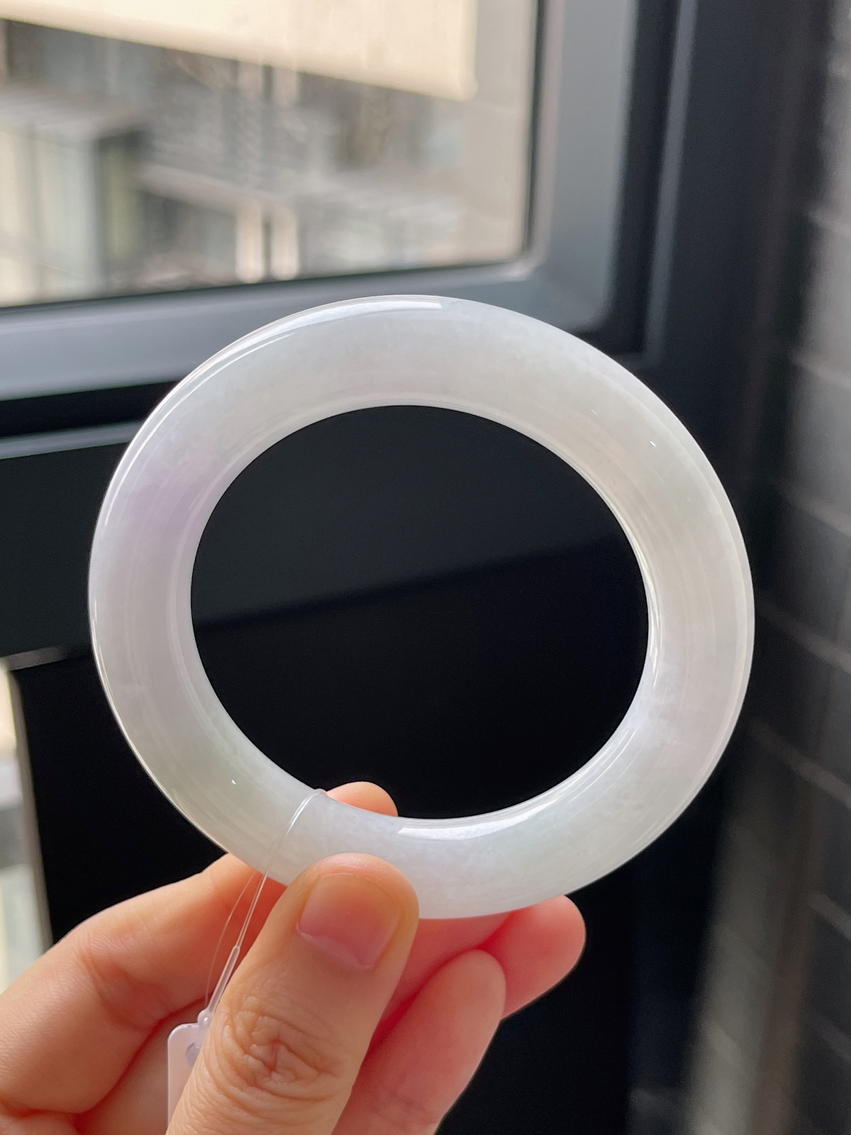 圆镯52圈口，翡翠冰糯种淡春彩手镯