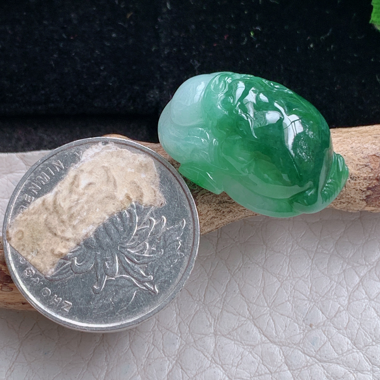 lz实拍24.8*14.2*12.2天然缅甸翡翠双彩招财蟾玉吊坠 玉挂件