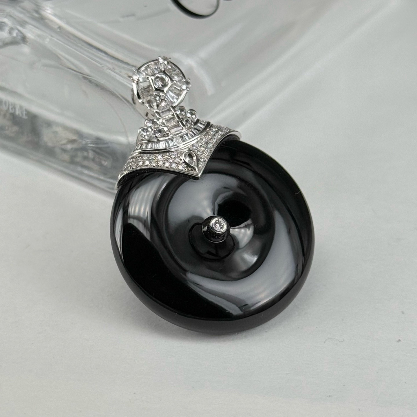 精品18k墨翠平安扣 种好色正 黑度极好 打灯通透 油性十足  尺寸42