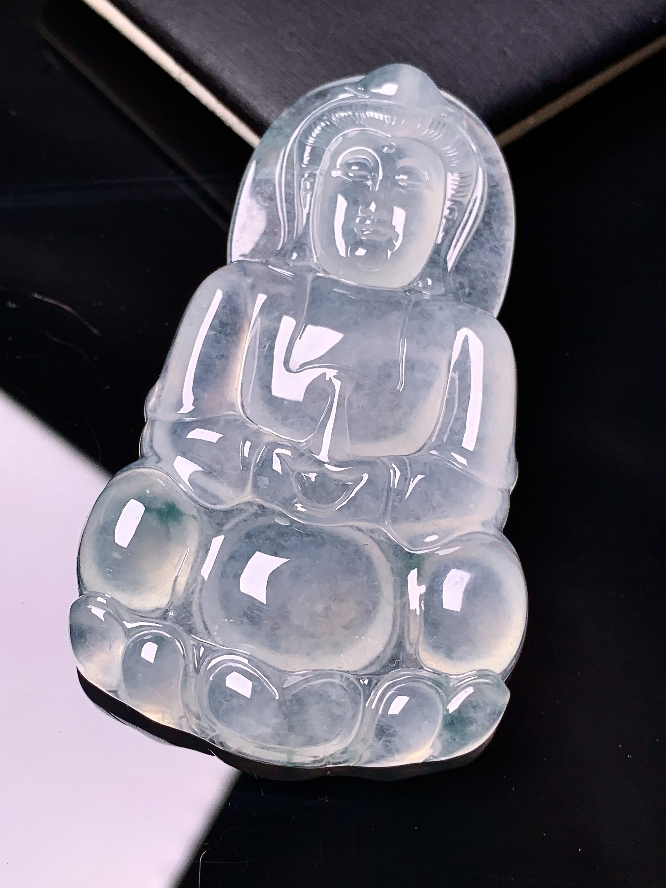 冰种观音菩萨吊坠 玉质细腻 色泽艳丽清新 水润亮眼 整体尺寸60.5*35.3*6.3c1