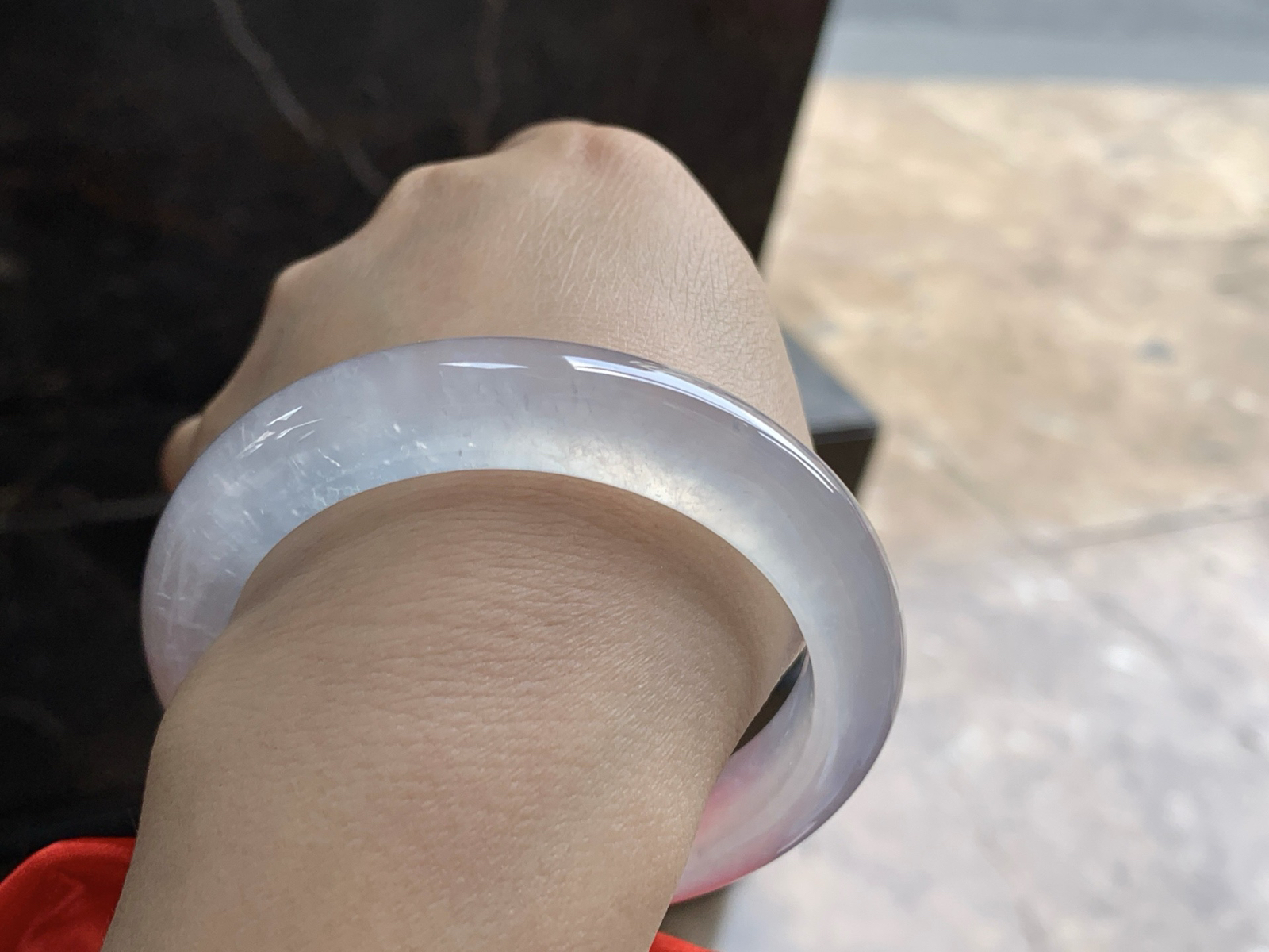 55.5-12-9

高冰手镯^_^种老 荧光十足 透亮