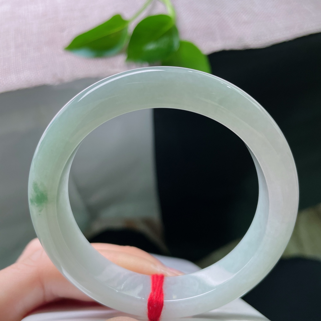 54.7/12.5/8.9，淡绿底正圈，清秀迷人，素净，一抹飘花灵动飘逸，皮纹，ss48641a