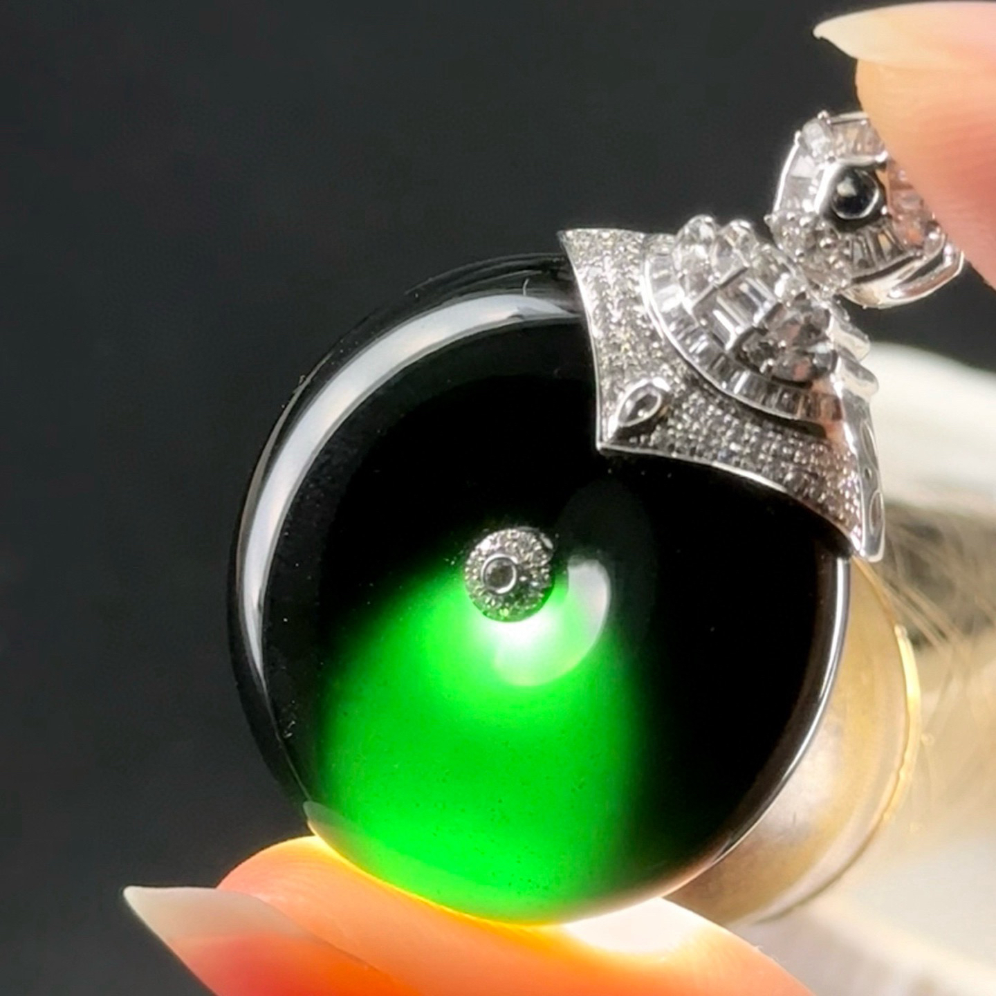 精品18k墨翠平安扣 种好色正 黑度极好 打灯通透 油性十足 尺寸38.6