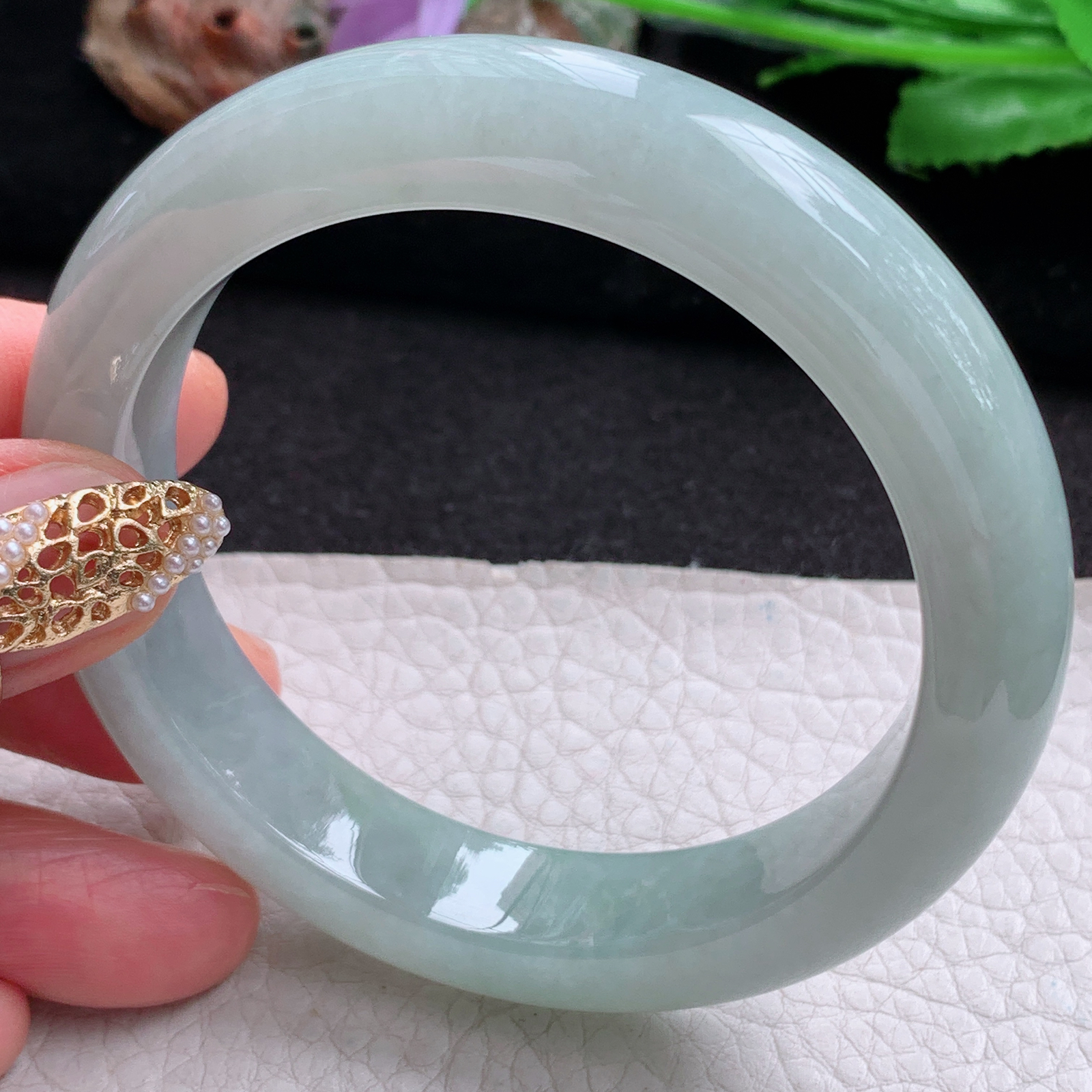 js实拍57*12.5*9平安镯 天然翡翠a货手镯浅绿胶感正圈玉镯子