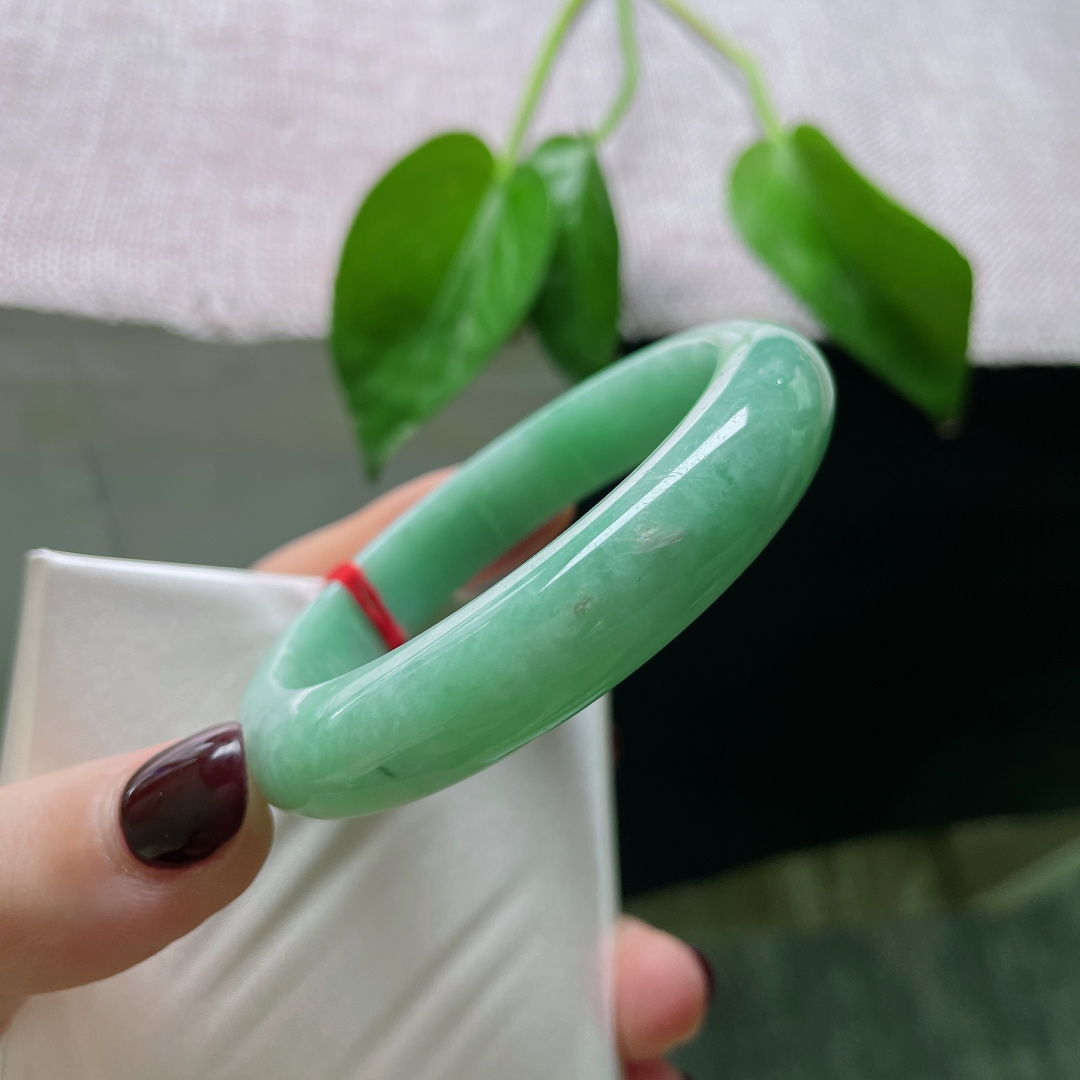 53.8/11.8/8.0，绿底正圈，水润，细腻，贵气，一点皮纹，ss50821a