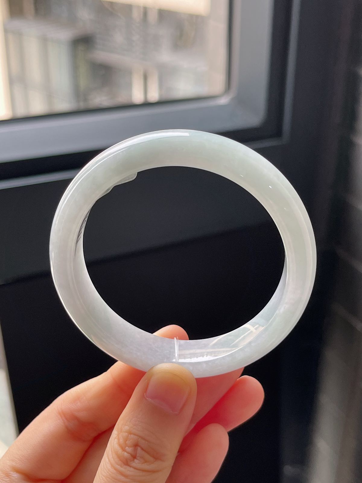 正圈53.2圈口，翡翠糯化种淡绿色手镯