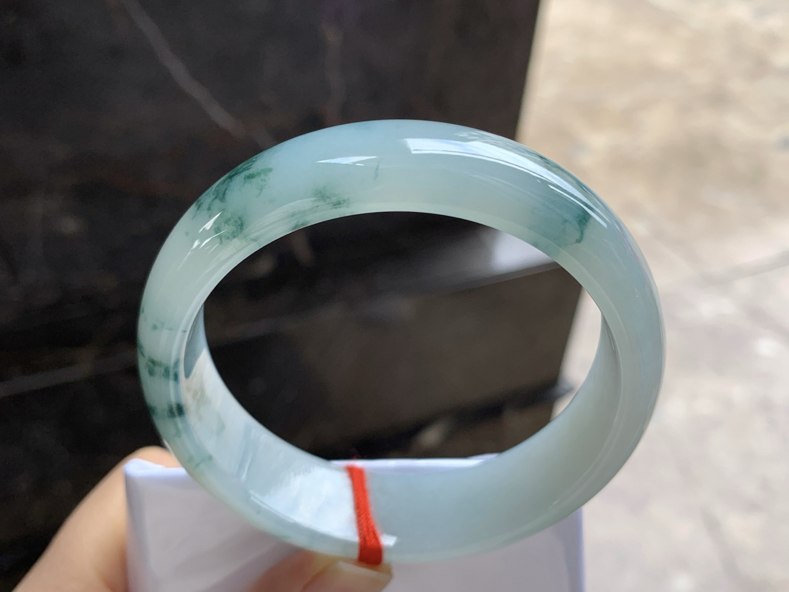 57.5-16.4-7.4

蓝花宽版手镯^_^细腻 飘花灵韵