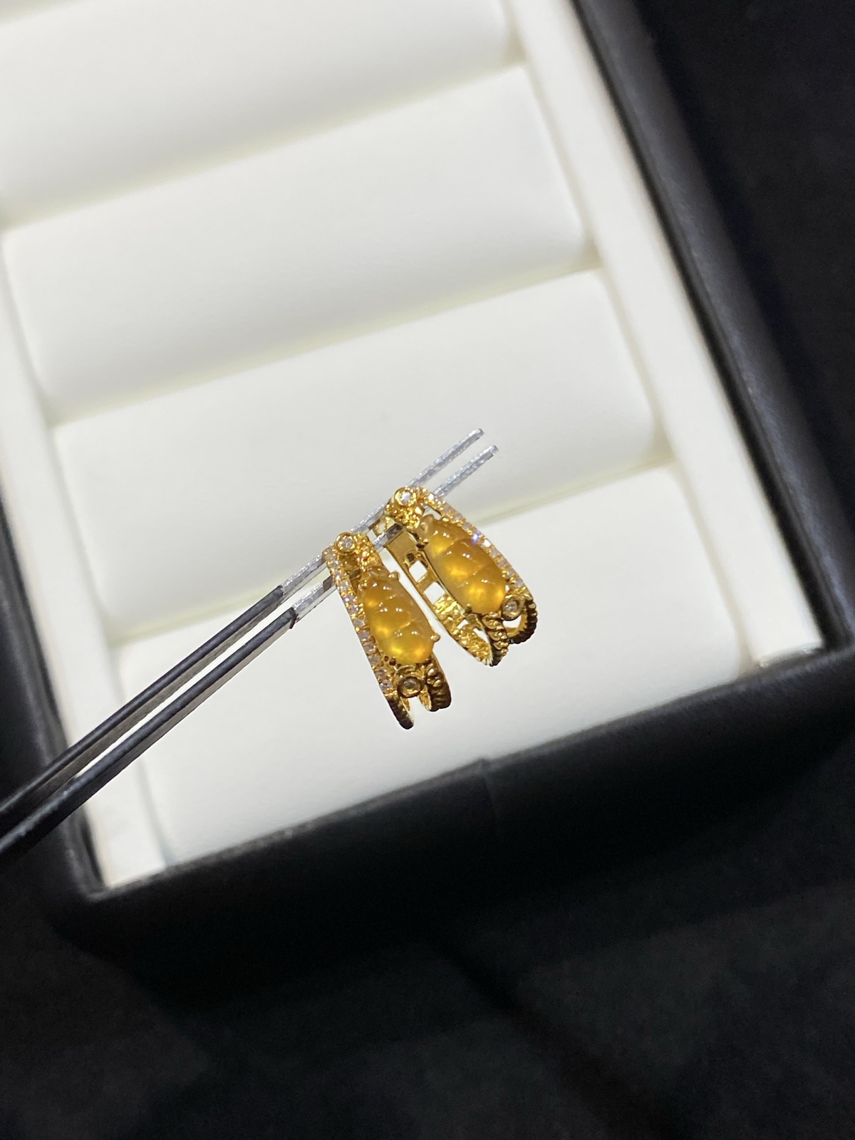 高冰 甜阳绿 满色 福豆 18k

整体尺寸34.1-13.3-9.6