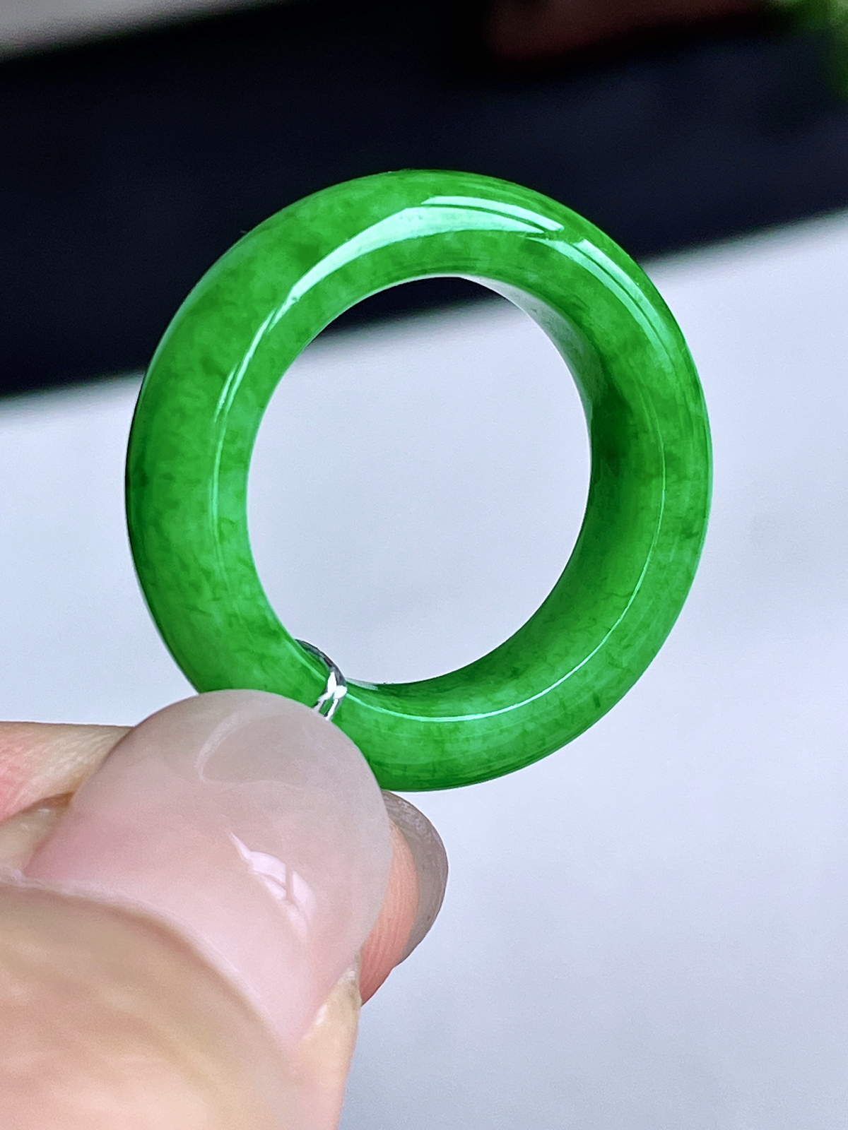 【裸石】冰阳绿戒圈指环
【说明】性价比高  
【尺寸】6.4-4.3
【圈口】16号
【