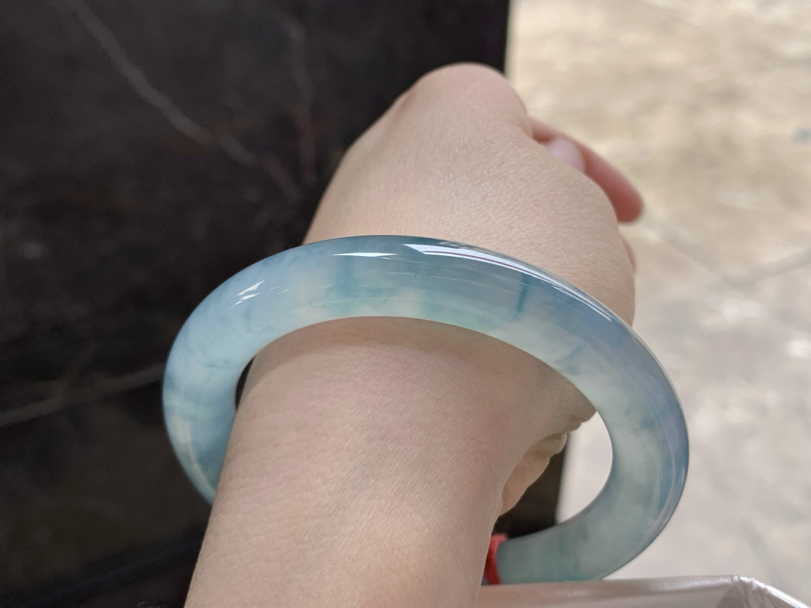 55-10.2

蓝花圆条手镯^_^冰透