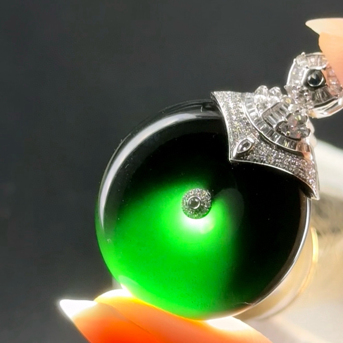 精品18k墨翠平安扣 种好色正 黑度极好 打灯通透 油性十足 尺寸38.6