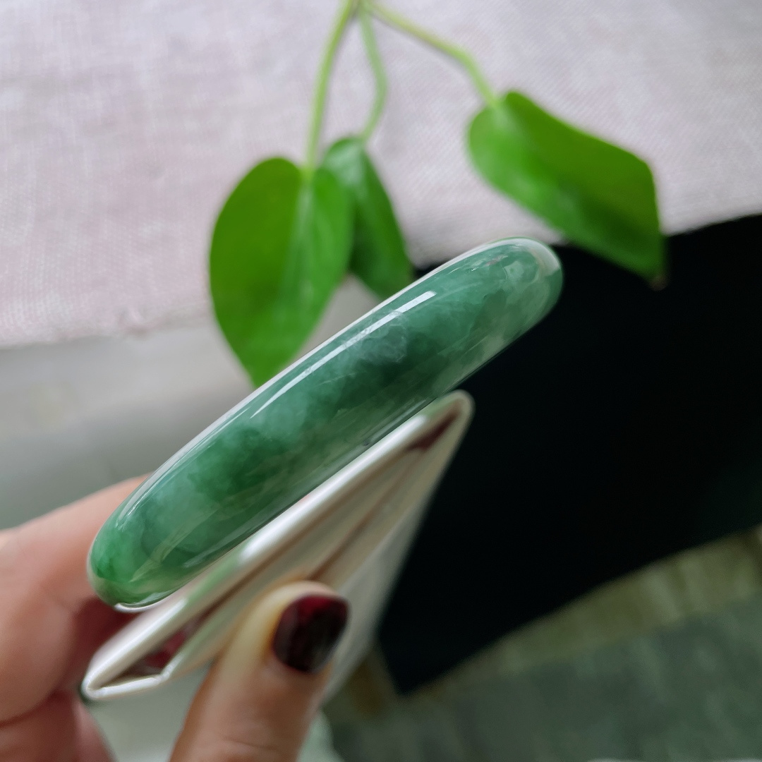 56.9/11.6/8.6绿色正圈，水润，不争不抢，却已占了满心欢喜。有纹，ss50910a